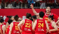 张子宇赛后身上的青紫伤和当年姚明初登NBA的待遇一样