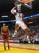 NBA湖人队宣布与易建联签约
